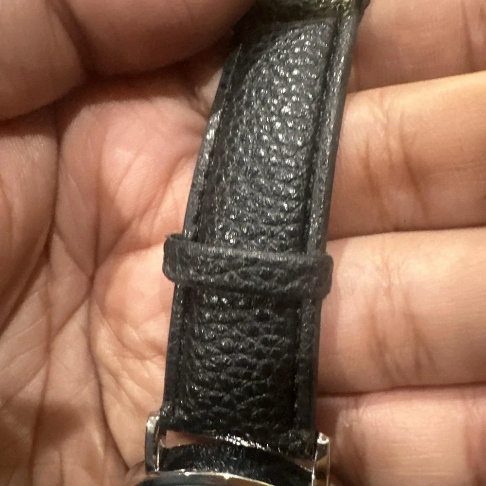 Working 40mm Zig‎ Zag Black & White Gold Tone Watch With Black Leather Strap